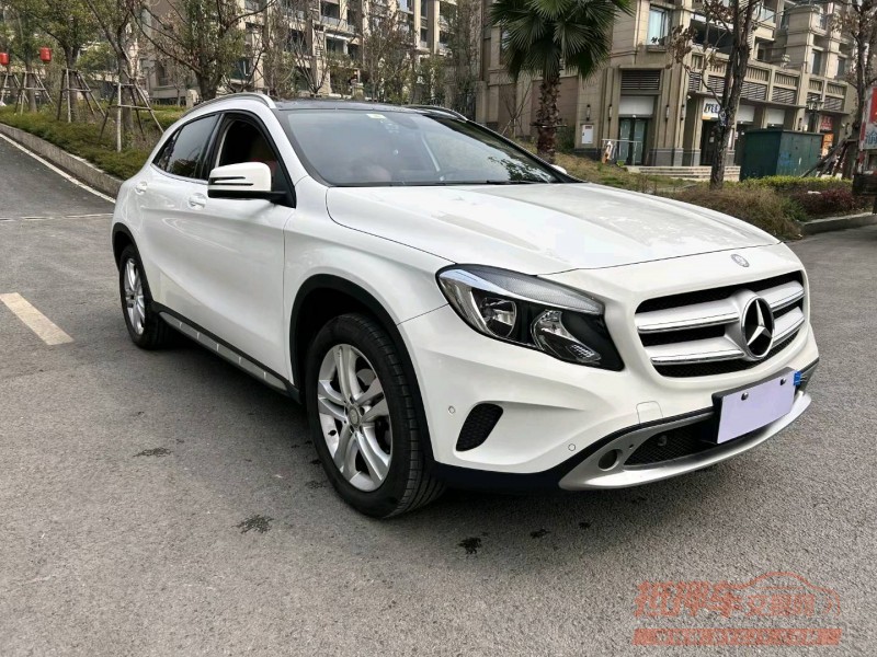 重庆16年奔驰GLA2