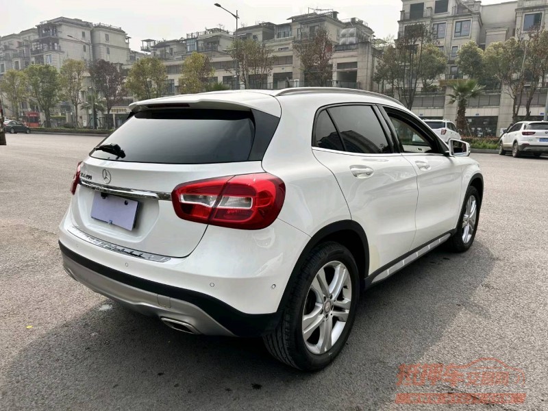 重庆16年奔驰GLA7