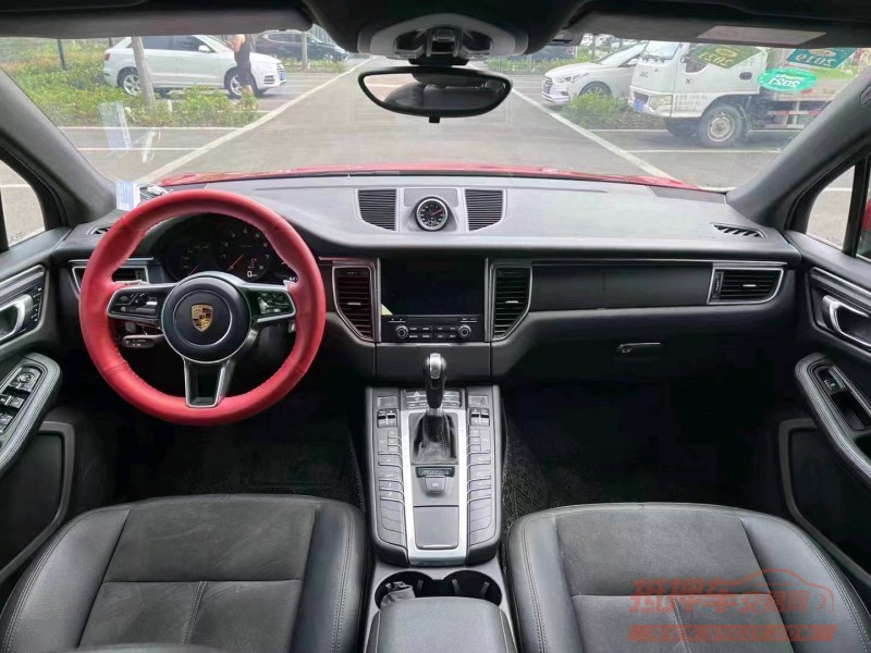 济宁17年保时捷Macan6