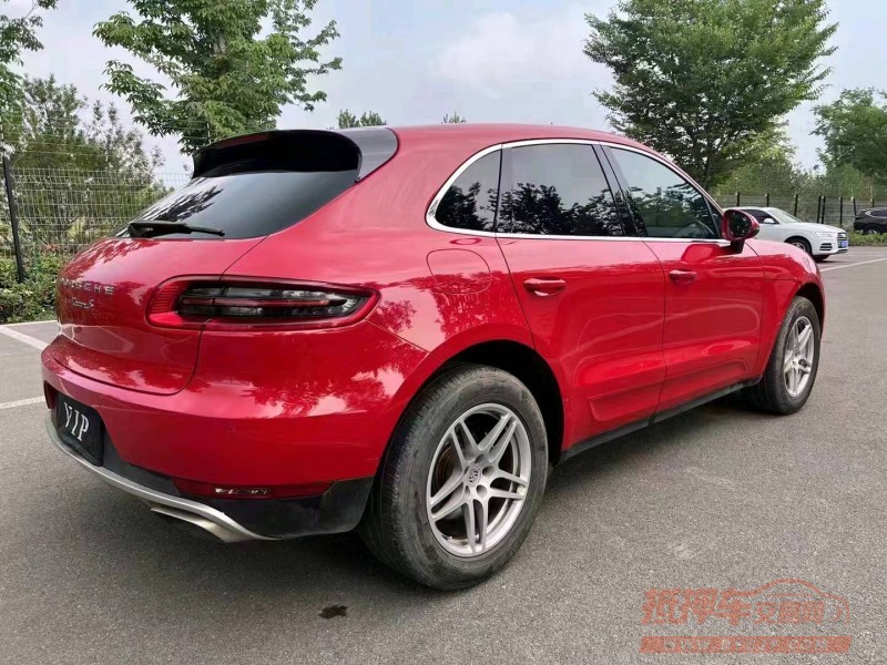 济宁17年保时捷Macan8