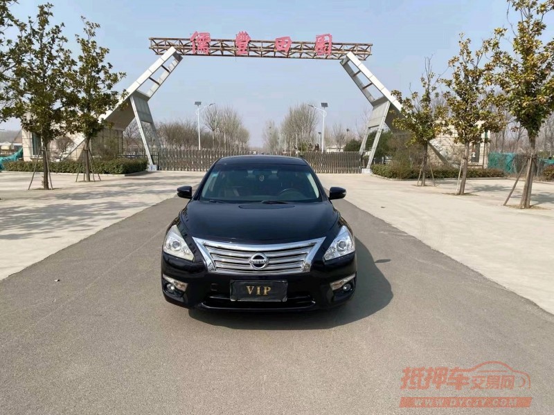 济宁14年日产天籁1