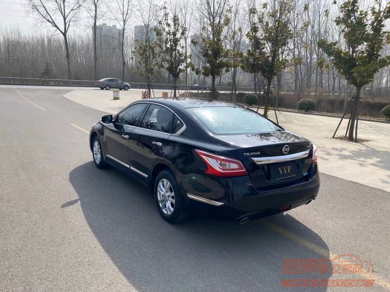 济宁14年日产天籁4