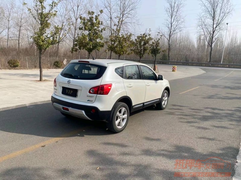 济宁13年日产逍客5