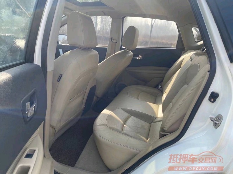 济宁13年日产逍客2