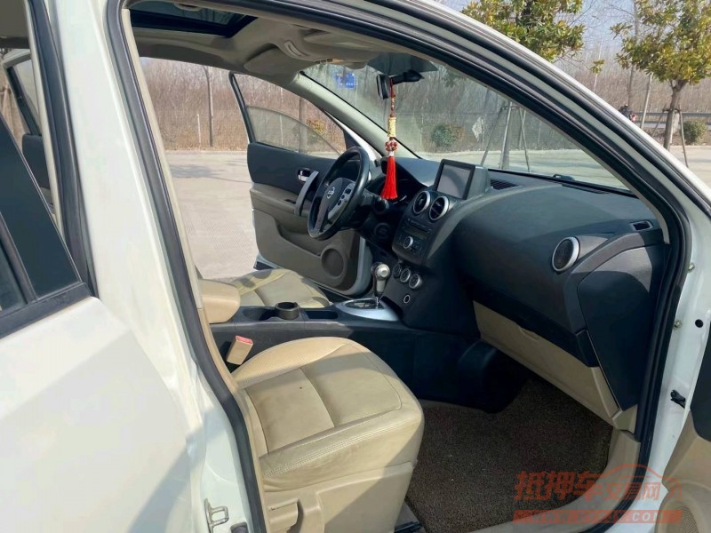 济宁13年日产逍客1