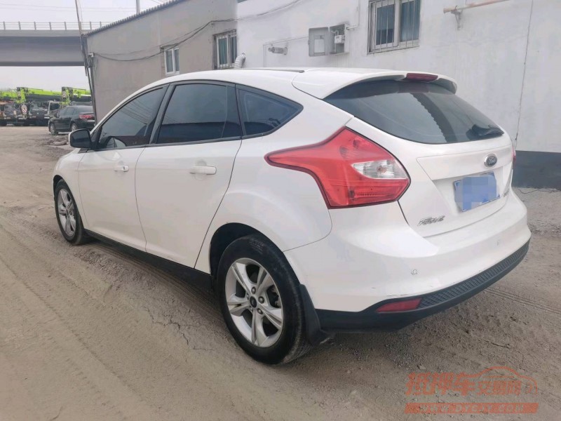 保定13年福特福克斯8