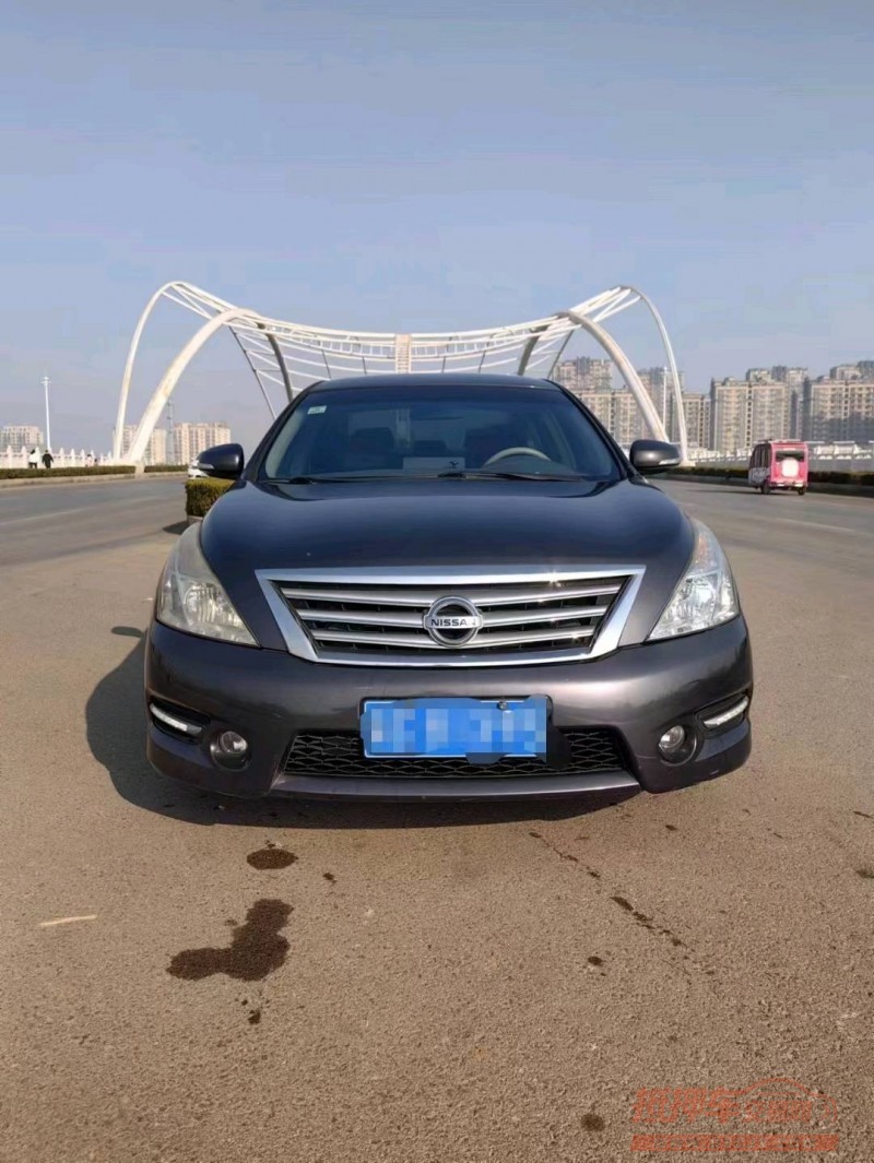 济南13年日产天籁1