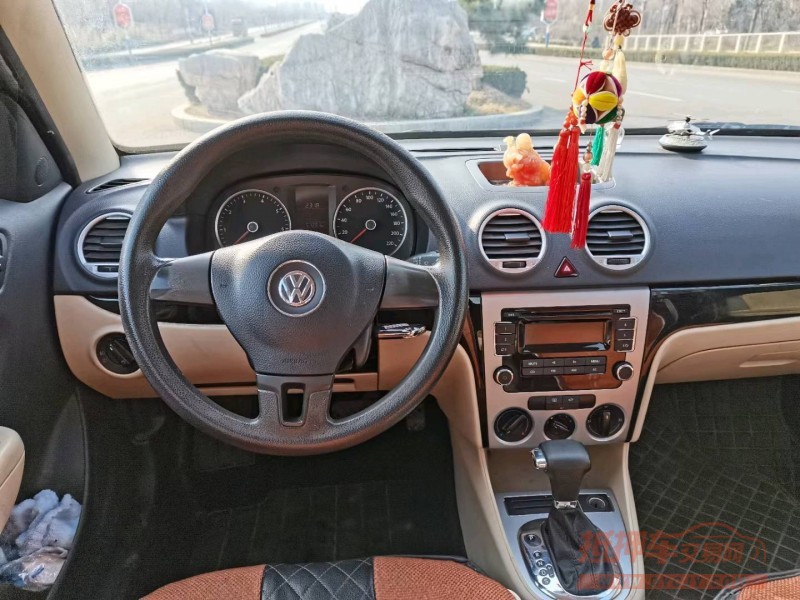 济南14年大众朗逸7