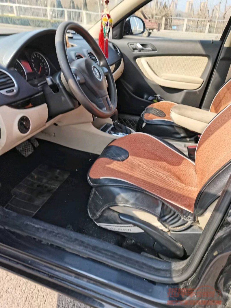 济南14年大众朗逸8