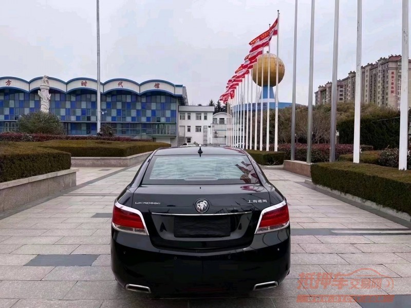 枣庄10年别克君越2