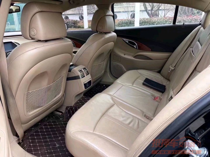 枣庄10年别克君越4