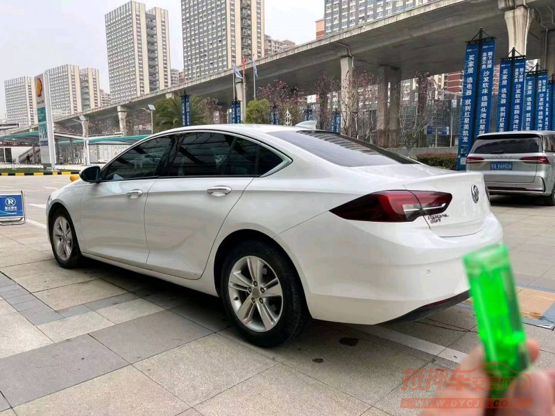 宜昌18年别克君威5