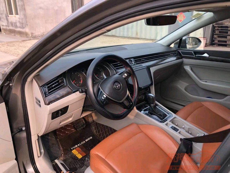 济南17年大众迈腾8