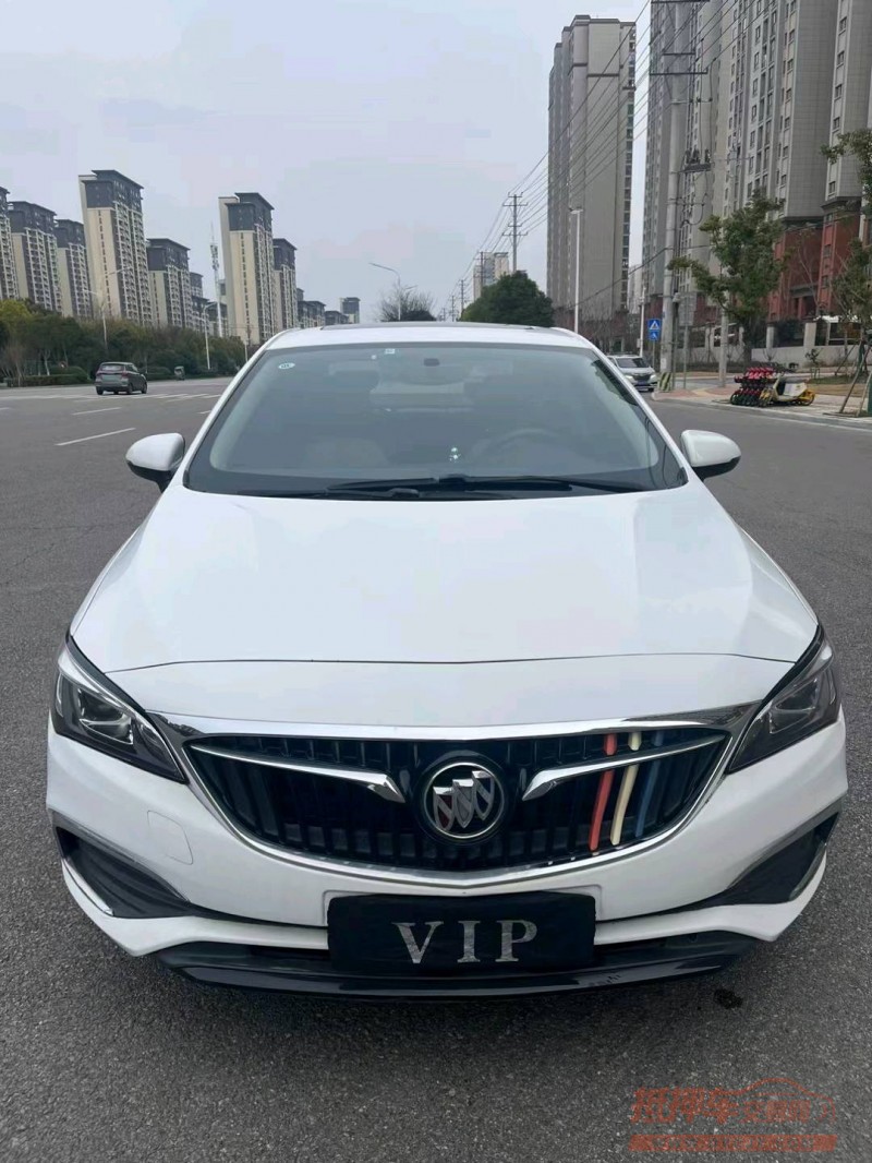 淮南17年别克威朗1