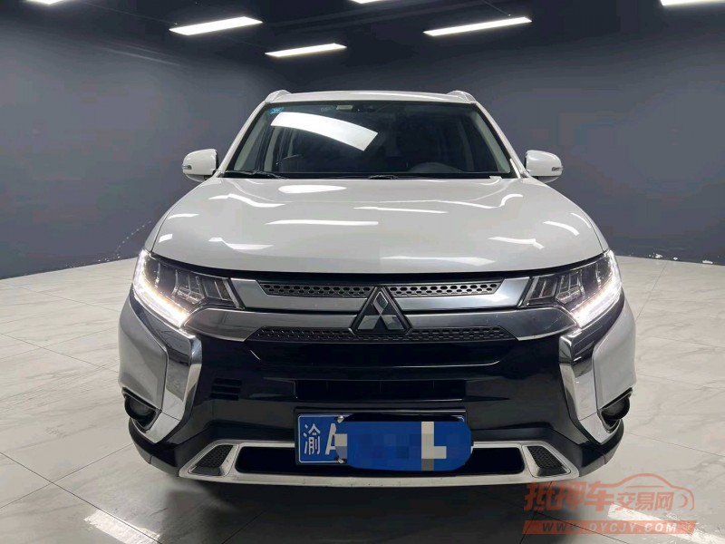 成都20年三菱欧蓝德9