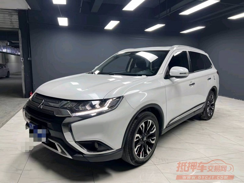 成都20年三菱欧蓝德8