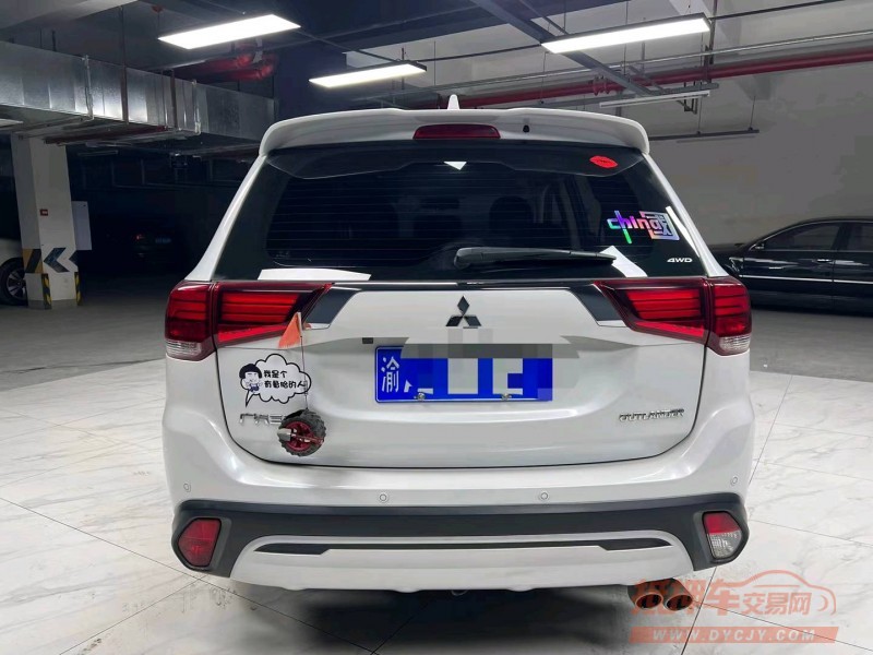 成都20年三菱欧蓝德1