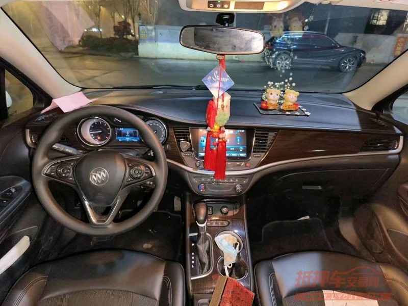 宜春18年别克威朗5