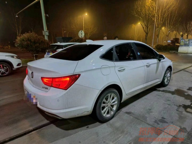 宜春18年别克威朗9