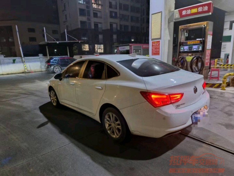 宜春18年别克威朗8