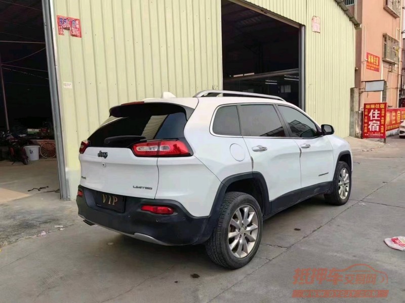 珠海15年Jeep自由光8