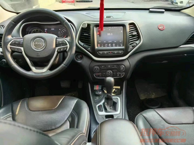 珠海15年Jeep自由光9