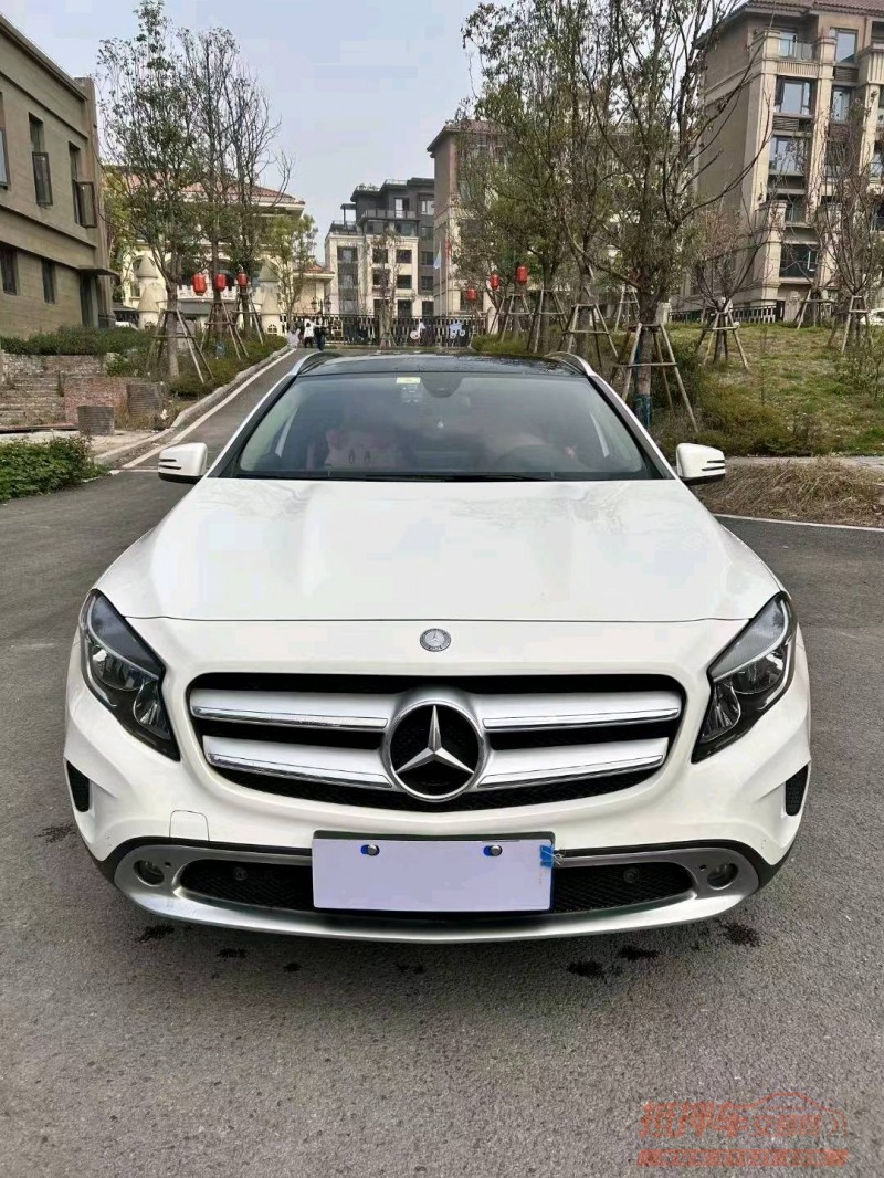 重庆16年奔驰GLA9