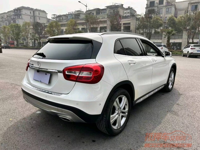 重庆16年奔驰GLA4