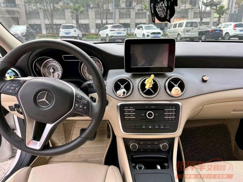 重庆16年奔驰GLA2