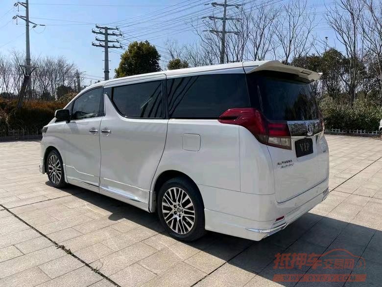 盐城17年丰田埃尔法9