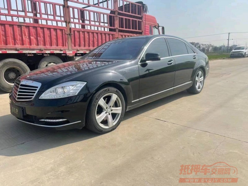 苏州10年奔驰S8