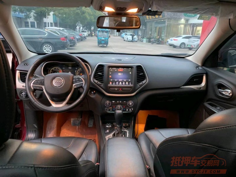 苏州16年Jeep自由光5