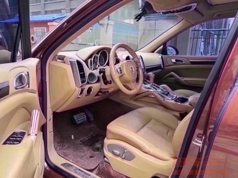 北京13年保时捷卡宴5