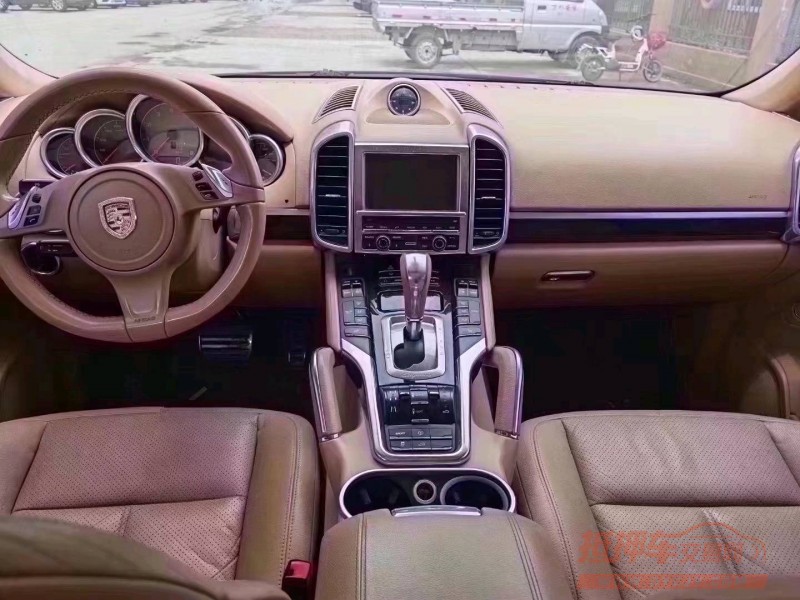 北京13年保时捷卡宴4