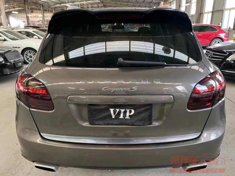 济宁13年保时捷卡宴8