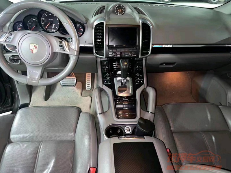 济宁13年保时捷卡宴5