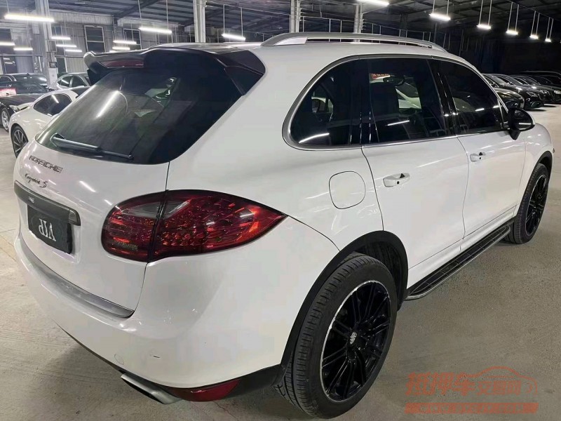 济宁13年保时捷卡宴8