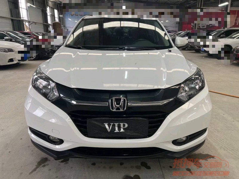 济宁17年本田缤智1