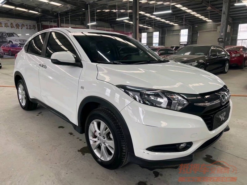 济宁17年本田缤智2