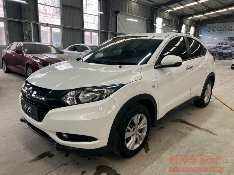济宁17年本田缤智3