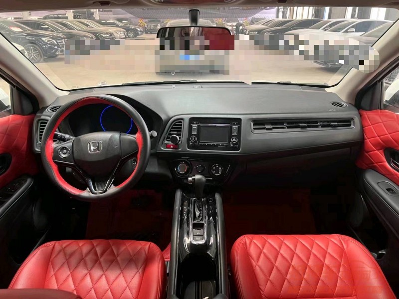 济宁17年本田缤智4