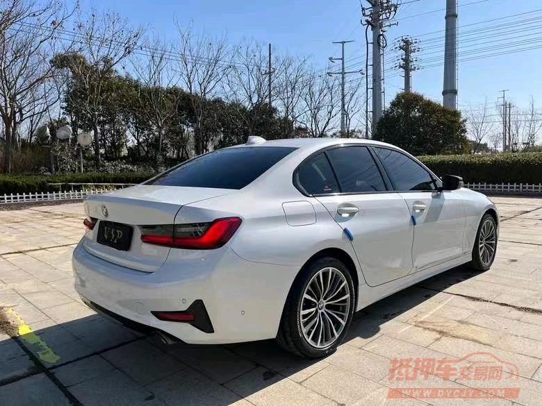 盐城21年宝马3系8