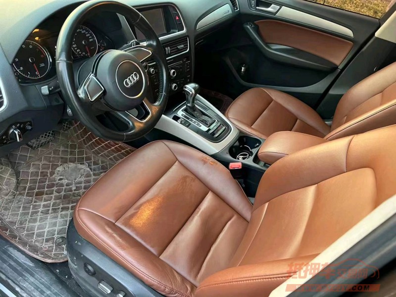 济宁16年奥迪Q54