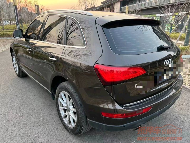 济宁16年奥迪Q58