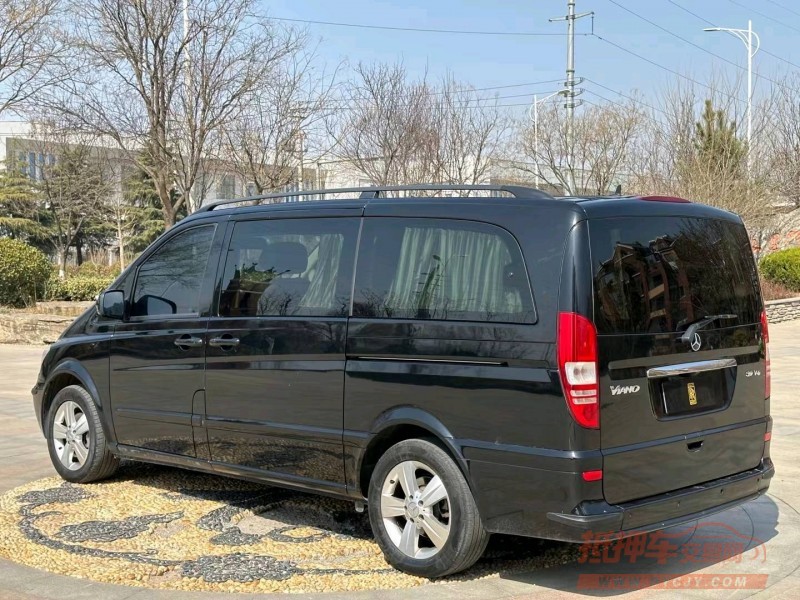 青岛14年奔驰唯雅诺6