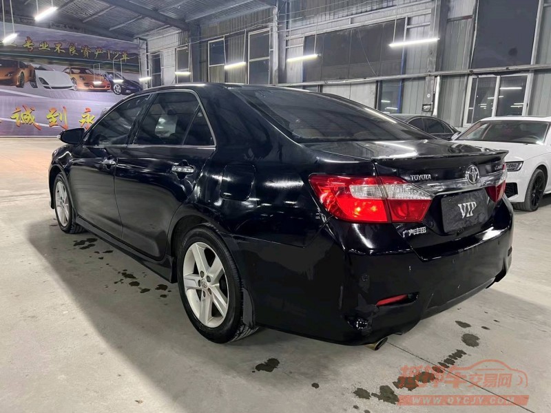 济宁13年丰田凯美瑞3