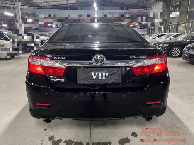 济宁13年丰田凯美瑞1