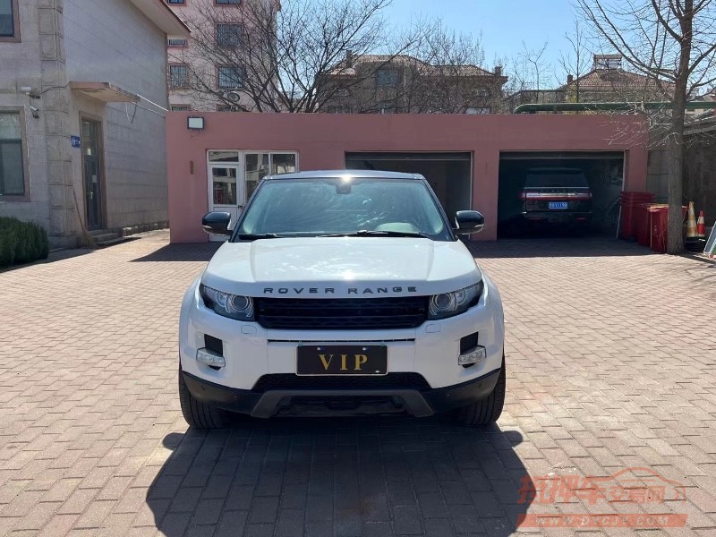 青岛12年路虎极光1