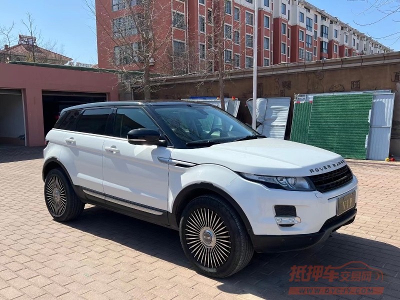 青岛12年路虎极光4