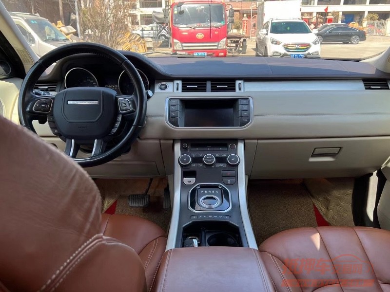 青岛12年路虎极光2